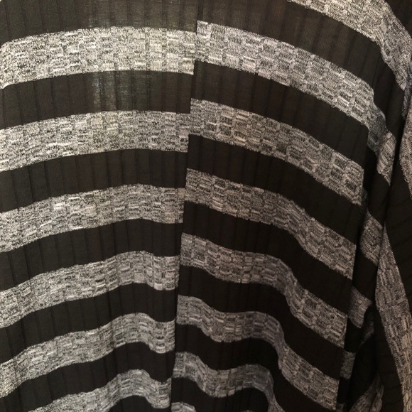 Lularoe NWT Large Ribbed Striped Lindsay - Picture 4 of 7